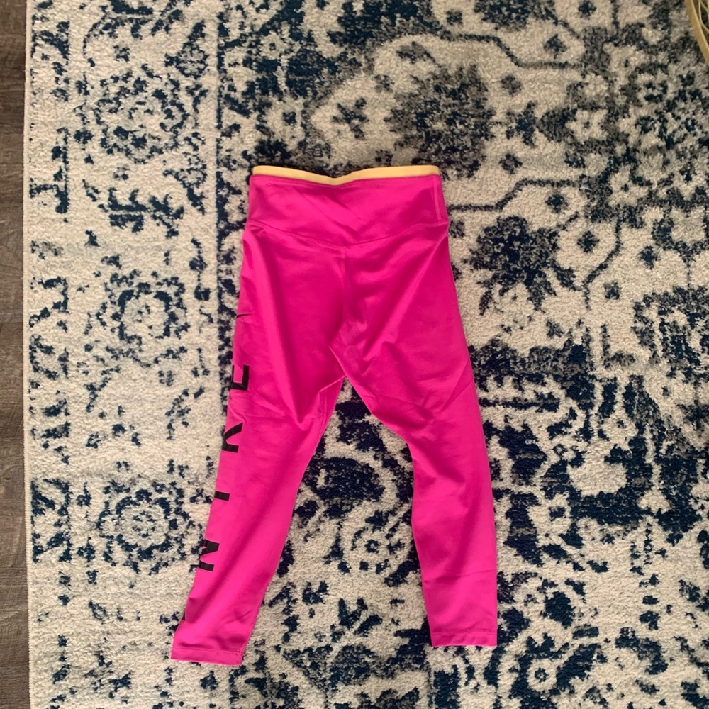 **SOLD** Nike Dri-Fit leggings - Picture 4 of 4
